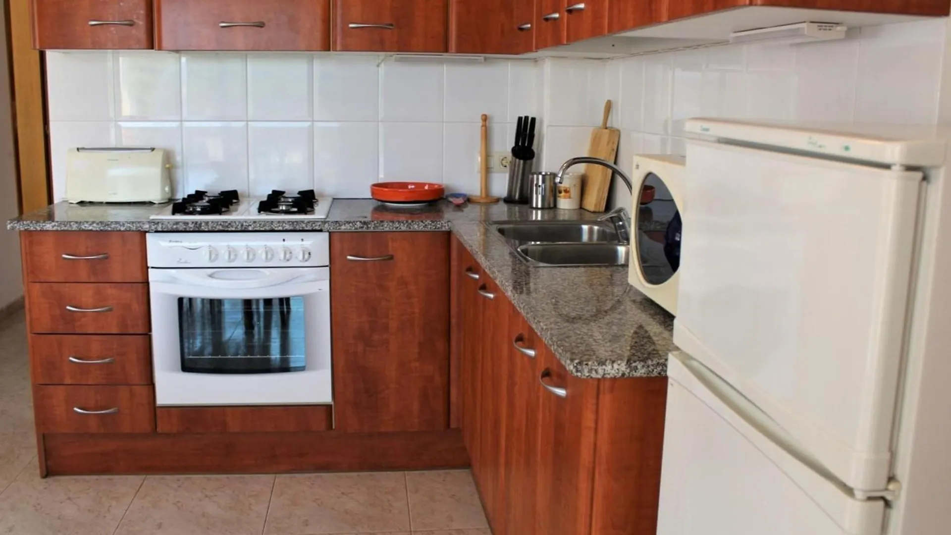 Girona II 1-4 Porta 8 - Apartamento Enfrente De La Playa Grifeu. - Es-228-63 Llança
