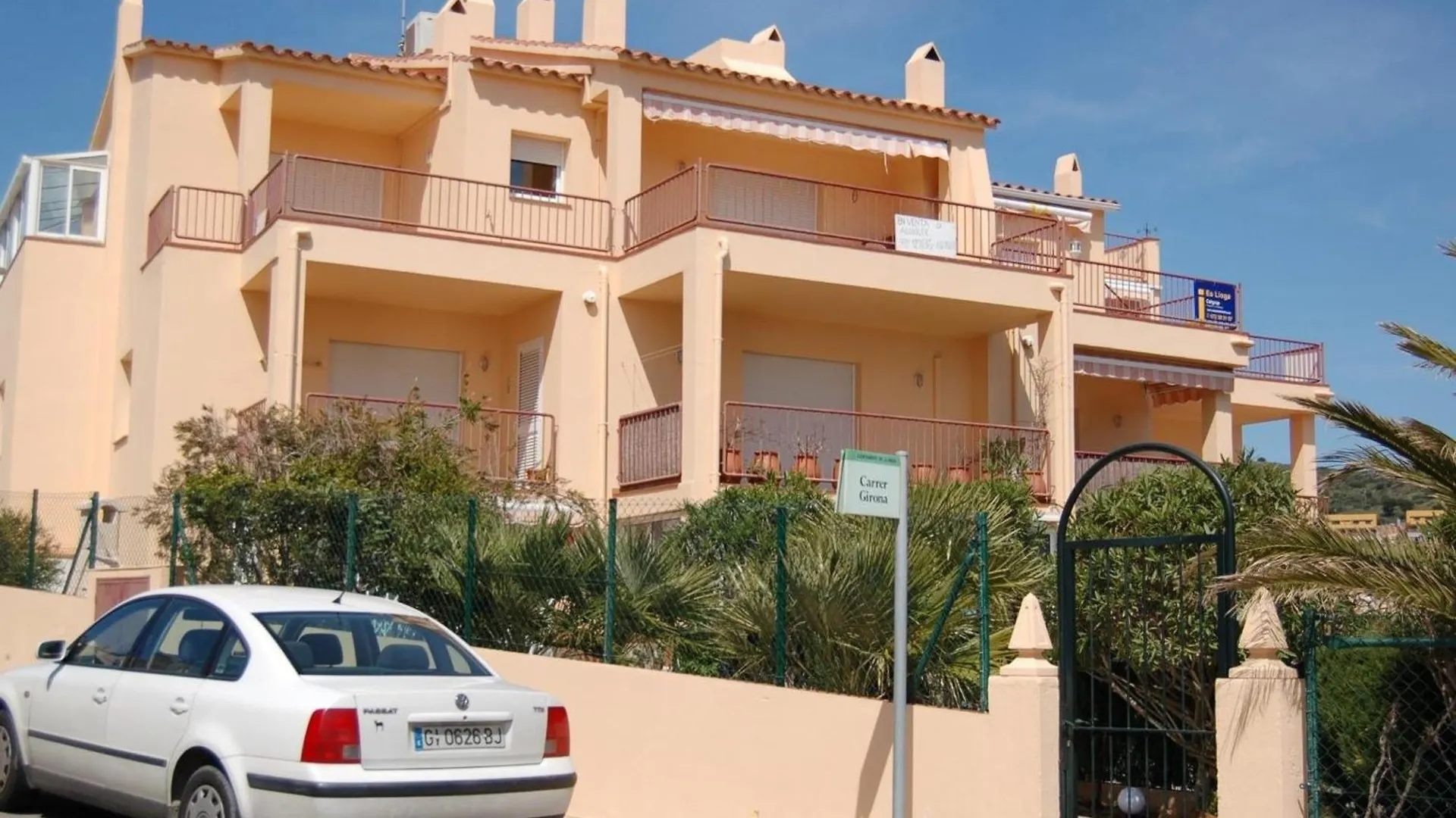 Girona II 1-4 Porta 8 - Apartamento Enfrente De La Playa Grifeu. - Es-228-63 Llança 0*,  Spanien
